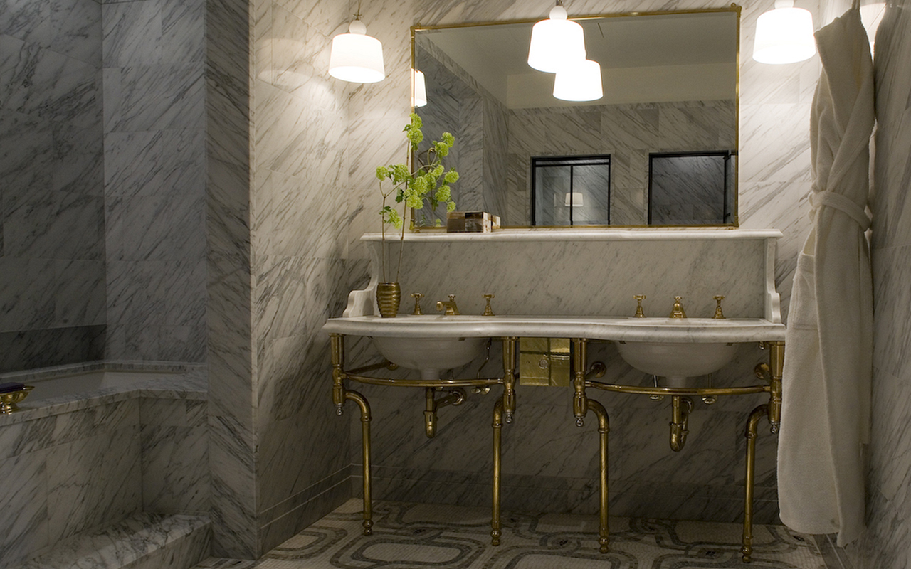 Greenwich Corner Suite Bathroom