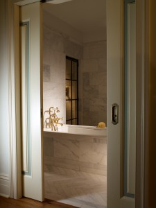 Detail of the bathroom in the 1 Bedroom Studio Suite