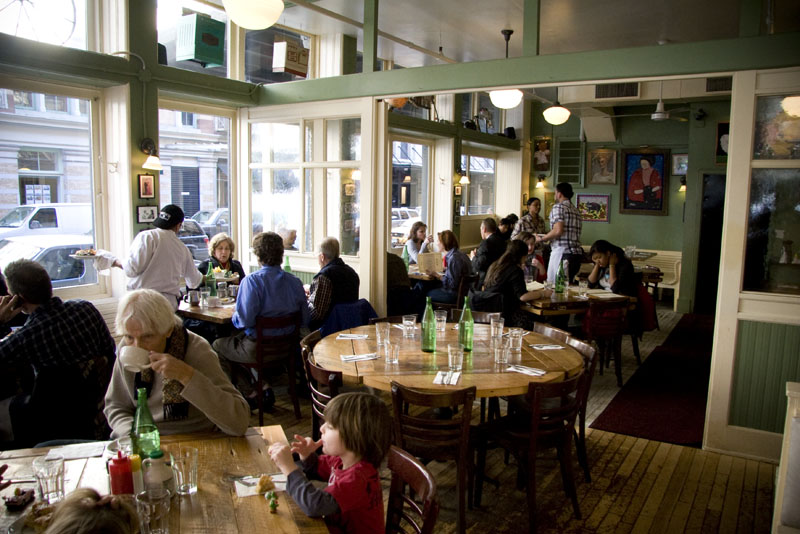 Bubby's Pie Company dining room full of guests and natural light