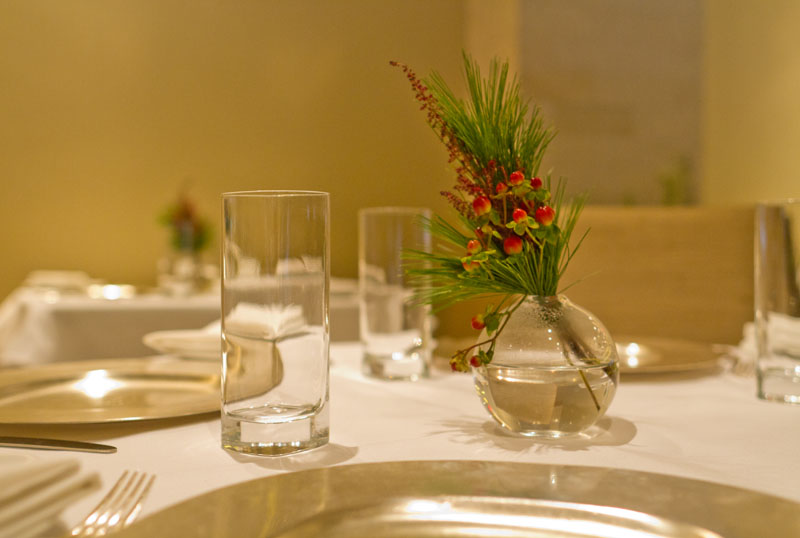 Tamarind table setting and floral centerpiece