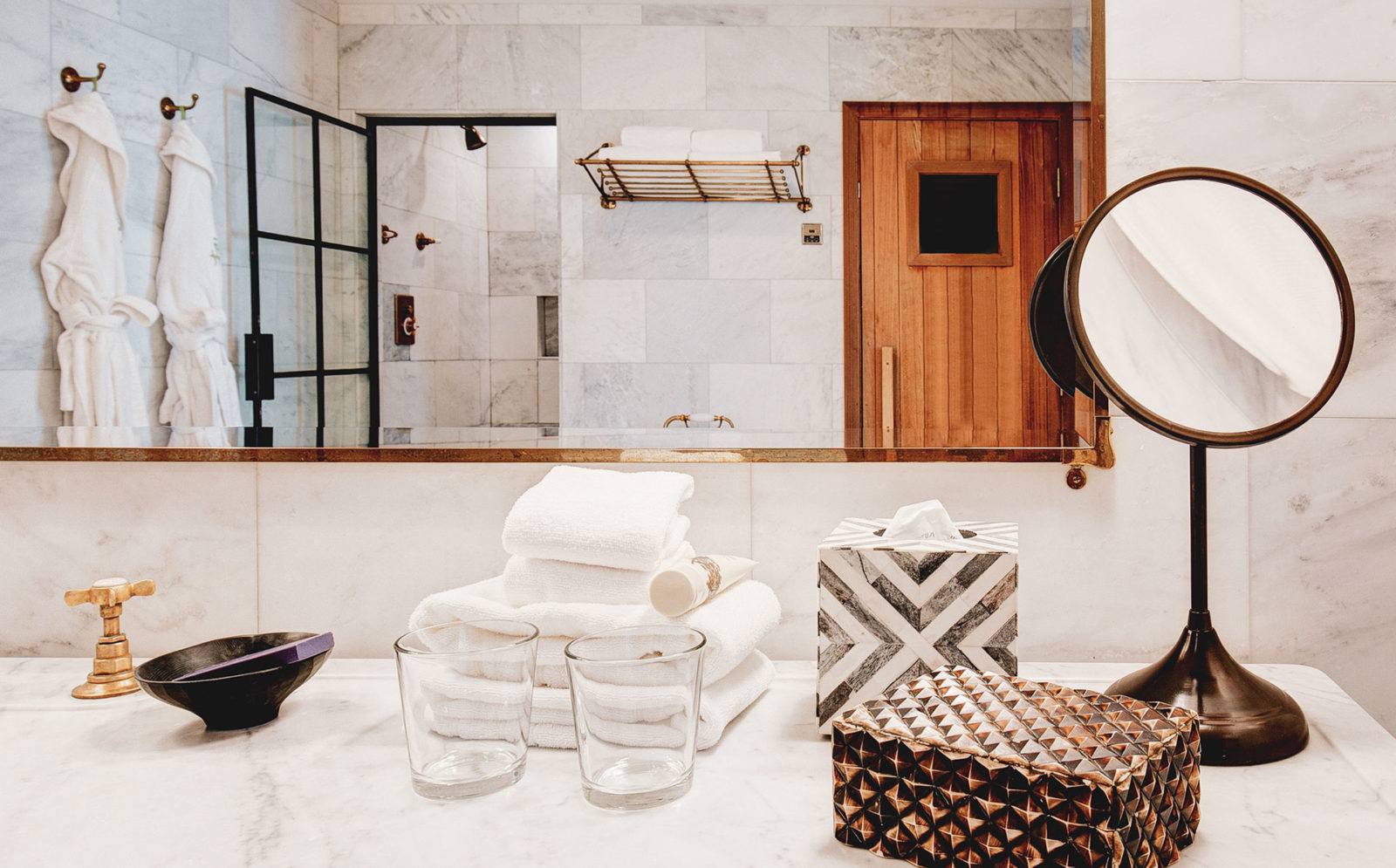 2 Bedroom Studio Suite features a bathroom with sauna